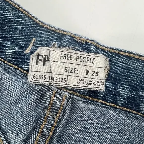 Free People Lace Crochet Trim Cut-Off Distressed Boho Denim Shorts Size 25 - Picture 7 of 10